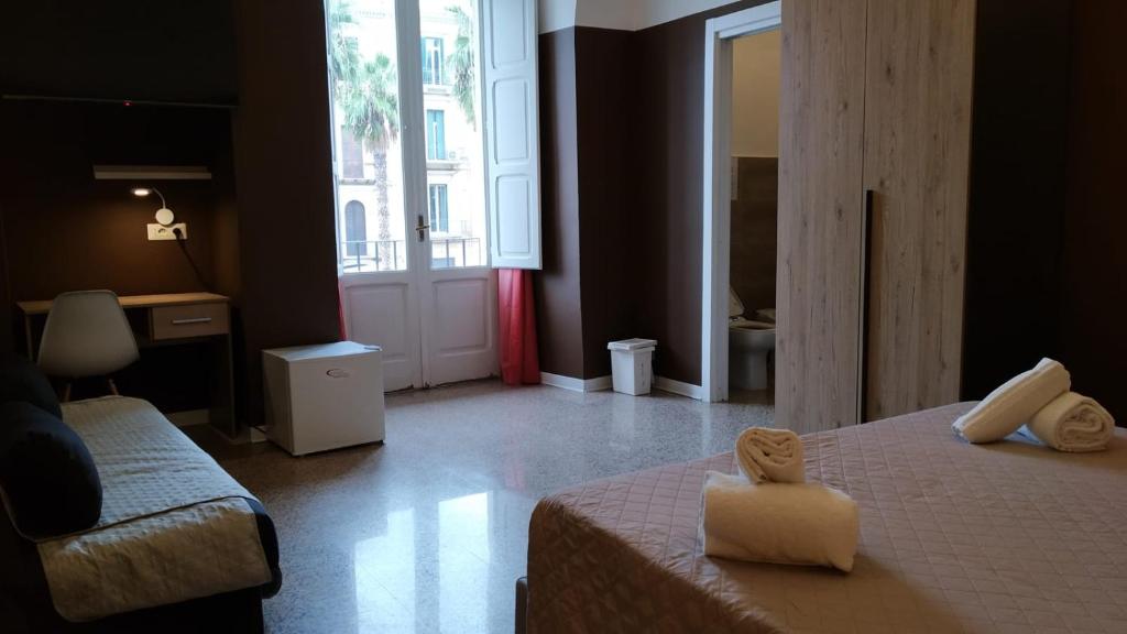CENTRAL ROOMS camera tripla classic affittacamere central rooms bari 03