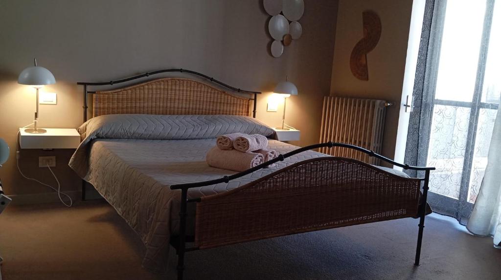 SUITE & CHIC rb camera queen balcone suiteandchic cconforthotels bari 01 1