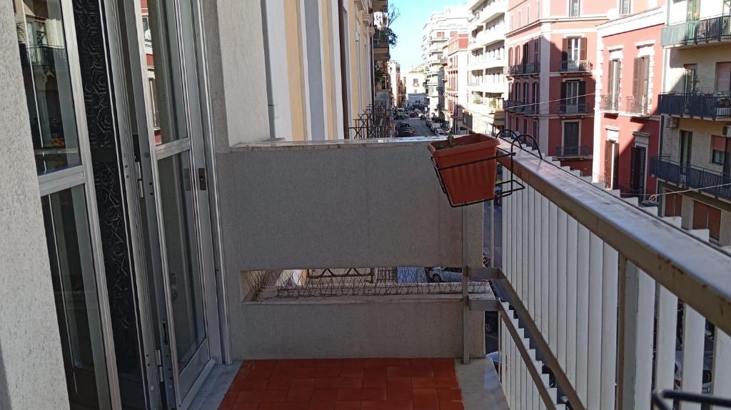 SUITE & CHIC rb camera queen balcone suiteandchic cconforthotels bari 07